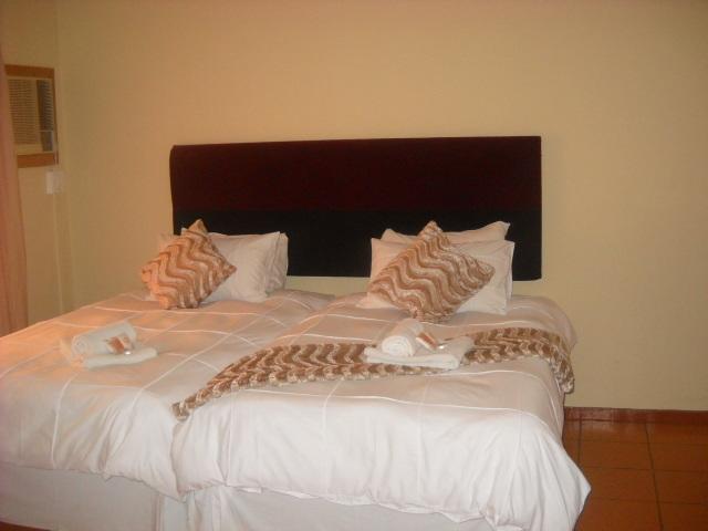 بهالابوروا The Beverly Hills Guest Lodge الغرفة الصورة